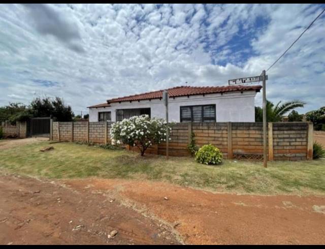 3 BEDROOM HOUSE FOR SALE IN SOSHANGUVE SOUTH EXT 3